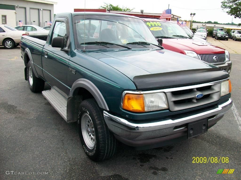 1997 Ranger XLT Regular Cab 4x4 - Medium Willow Green Metallic / Medium Graphite photo #2