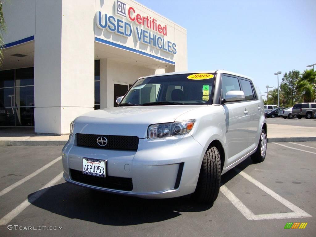 2009 Classic Silver Metallic Scion xB 15815439 Photo 2