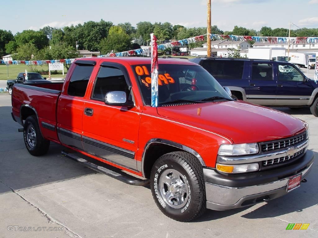 2001 Silverado 1500 LS Extended Cab - Victory Red / Graphite photo #2