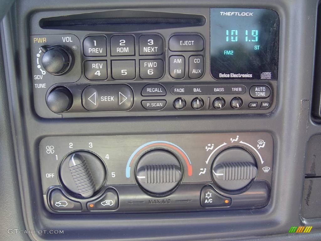 2001 Silverado 1500 LS Extended Cab - Victory Red / Graphite photo #12