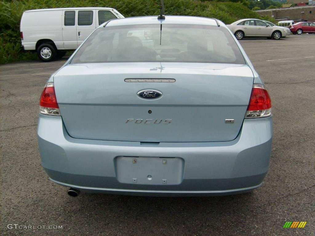 2008 Focus SE Coupe - Light Ice Blue Metallic / Charcoal Black photo #4