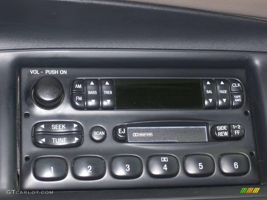 2001 Crown Victoria LX - Arizona Beige Metallic / Medium Parchment photo #9