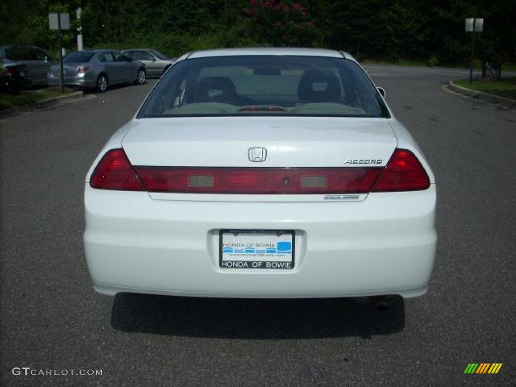 2002 Accord SE Coupe - Taffeta White / Ivory photo #4