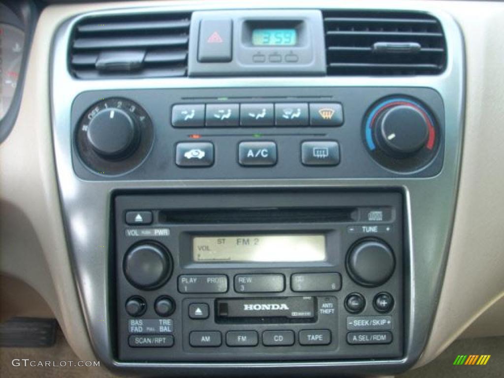 2002 Accord SE Coupe - Taffeta White / Ivory photo #13