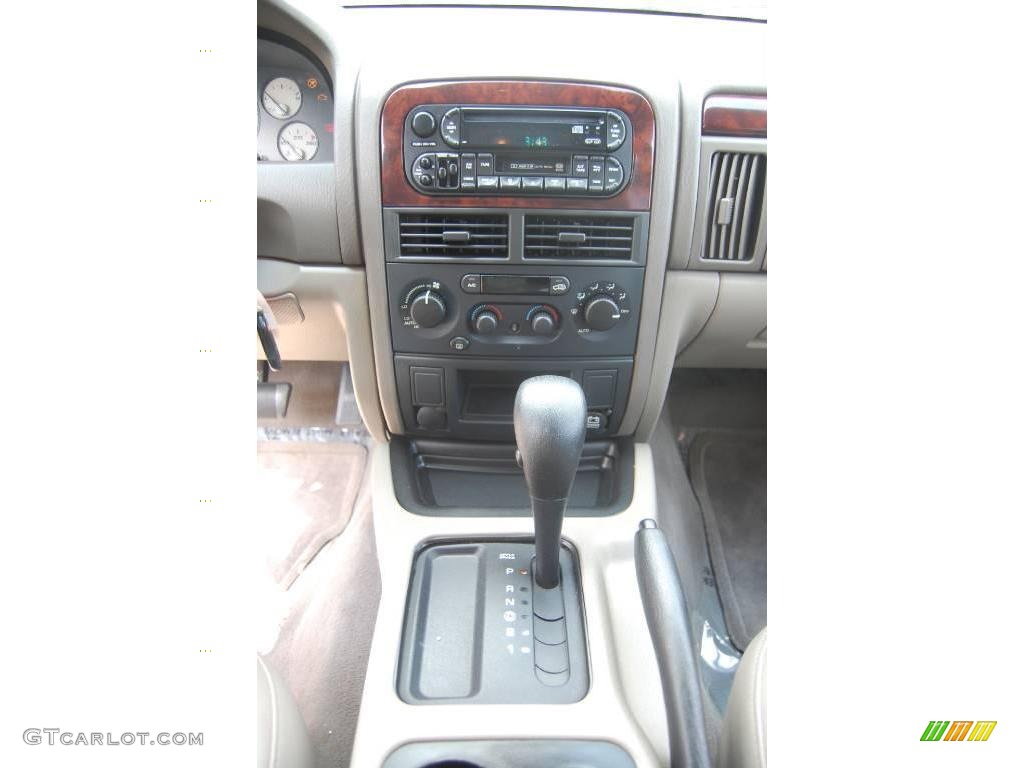 2004 Grand Cherokee Limited - Inferno Red Pearl / Taupe photo #10