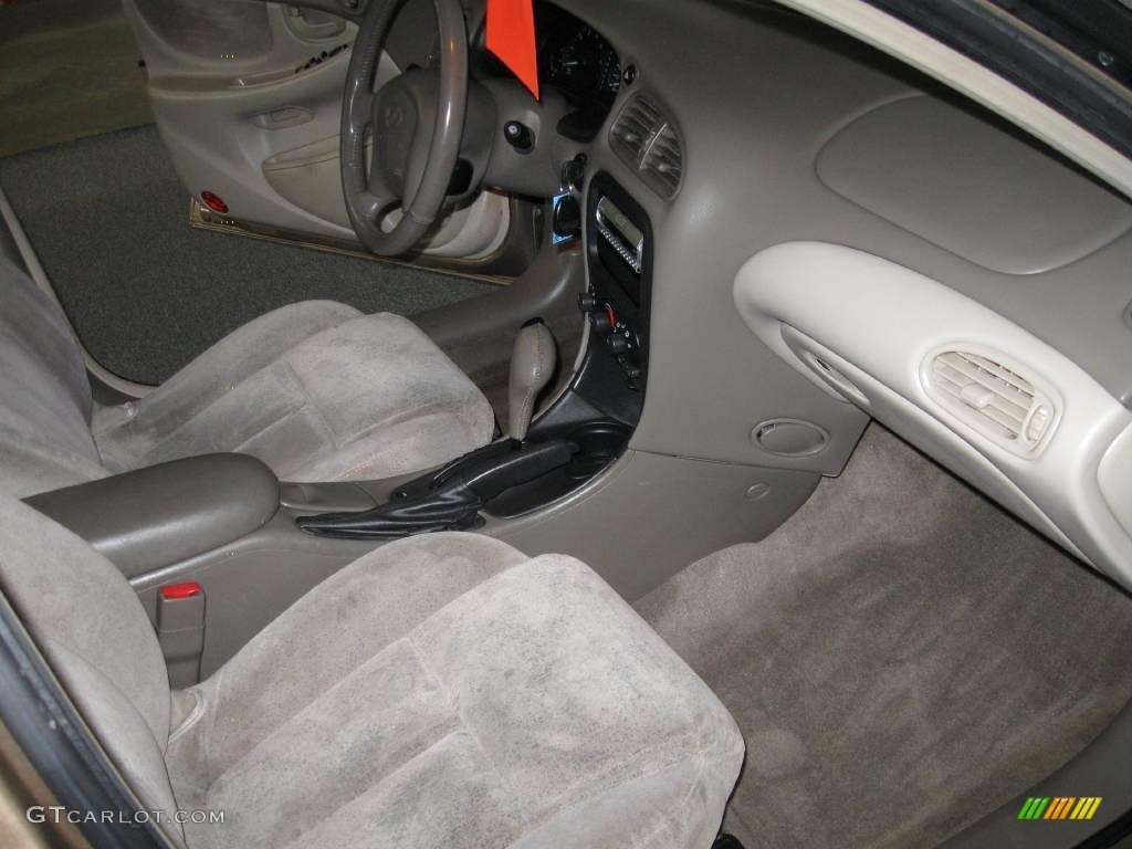 1999 Alero GL Sedan - Gold Metallic / Neutral photo #15