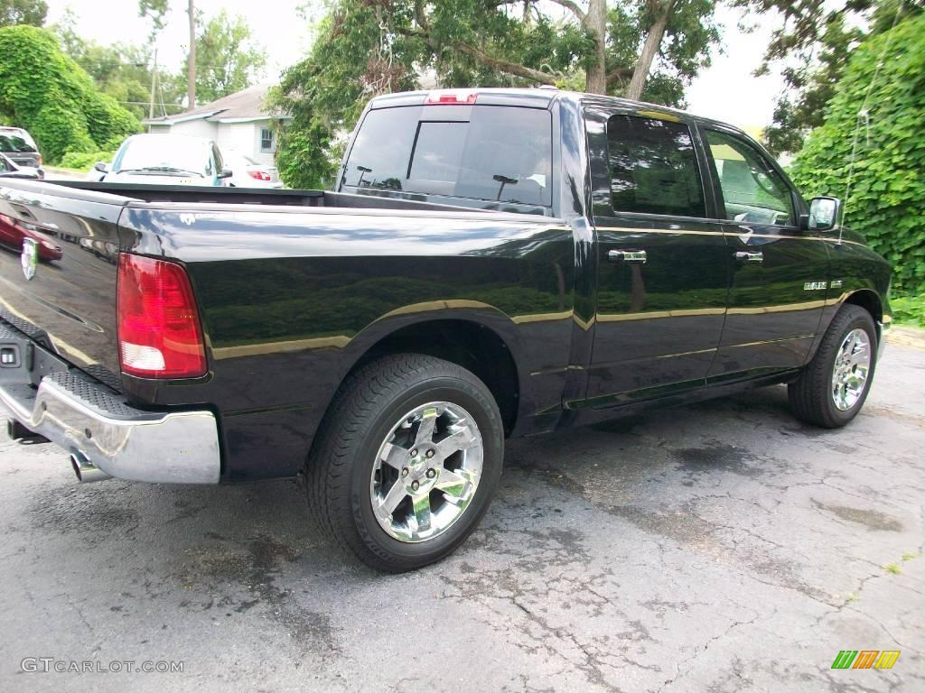 2009 Ram 1500 Laramie Crew Cab - Brilliant Black Crystal Pearl / Light Pebble Beige/Bark Brown photo #3