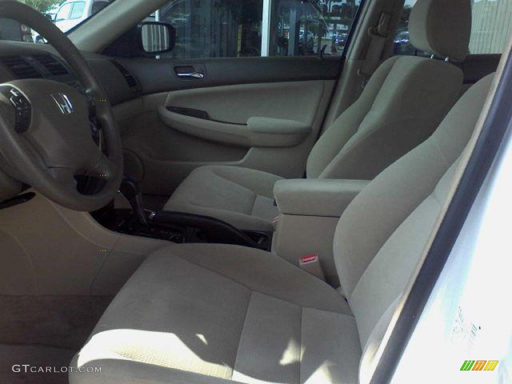 2007 Accord SE Sedan - Taffeta White / Ivory photo #6