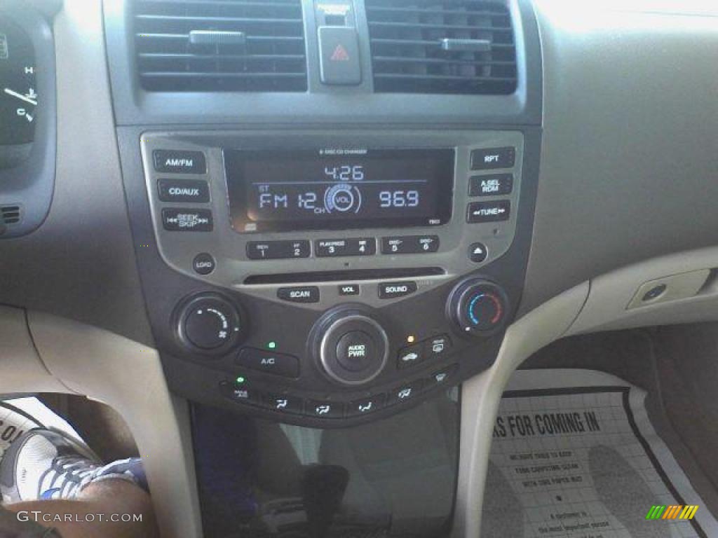 2007 Accord SE Sedan - Taffeta White / Ivory photo #8