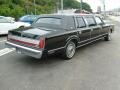 Black - Town Car Limousine Photo No. 4