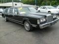 Black - Town Car Limousine Photo No. 5