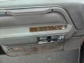 Black - Town Car Limousine Photo No. 10
