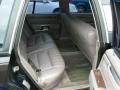 Black - Town Car Limousine Photo No. 16