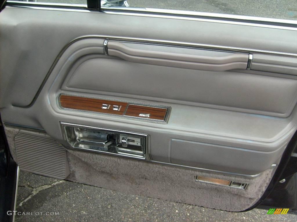1988 Town Car Limousine - Black / Medium Gray photo #19
