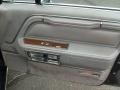 Black - Town Car Limousine Photo No. 19