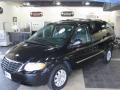 2007 Brilliant Black Crystal Pearl Chrysler Town & Country Touring  photo #1