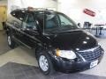 2007 Brilliant Black Crystal Pearl Chrysler Town & Country Touring  photo #4