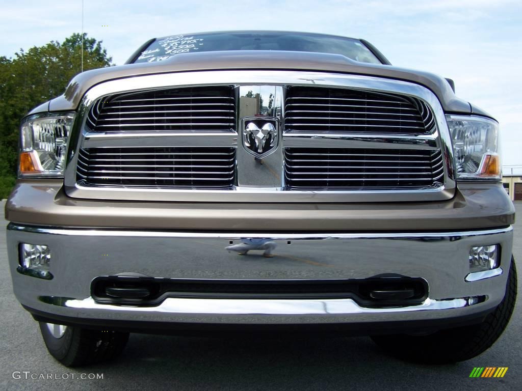 2009 Ram 1500 Big Horn Edition Quad Cab 4x4 - Austin Tan Pearl / Light Pebble Beige/Bark Brown photo #2