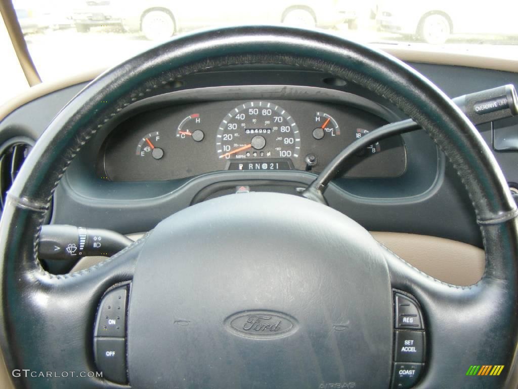 2002 E Series Van E150 XLT Passenger - Light Parchment Gold Metallic / Medium Parchment photo #10