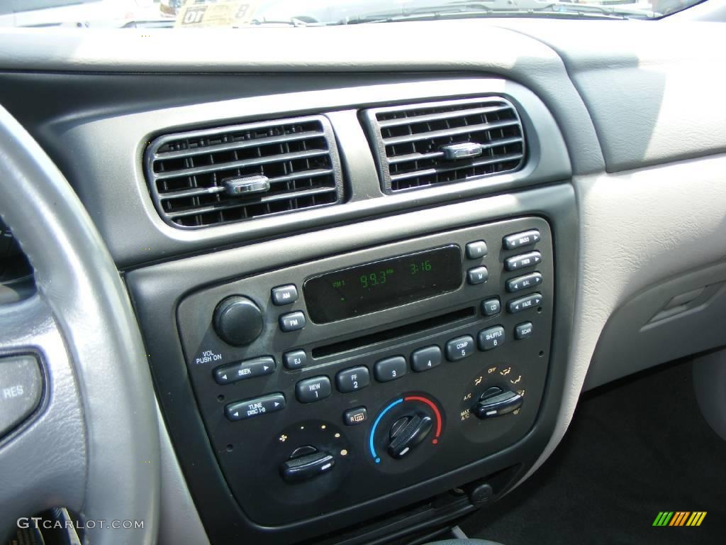 2002 Ford Taurus SES Controls Photo #15885100