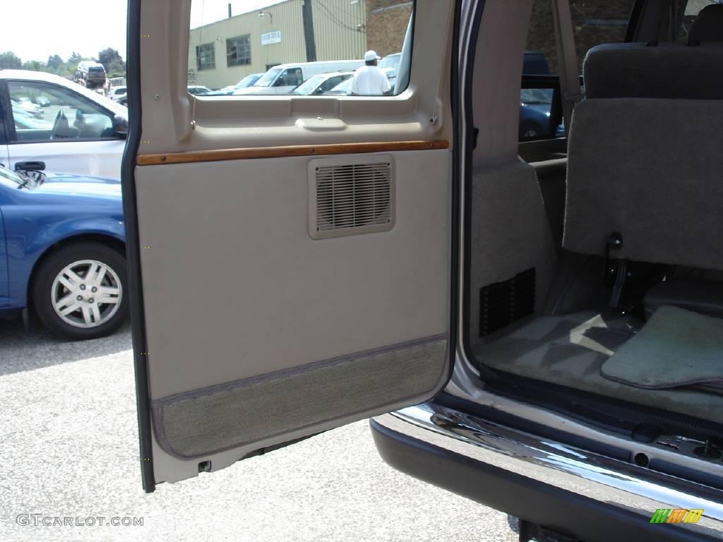 2003 E Series Van E250 Passenger Conversion - Estate Green Metallic / Medium Pebble photo #45