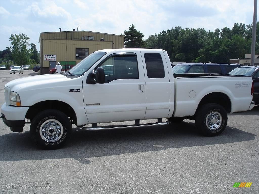 2003 F250 Super Duty XLT SuperCab 4x4 - Oxford White / Dark Flint Grey photo #1