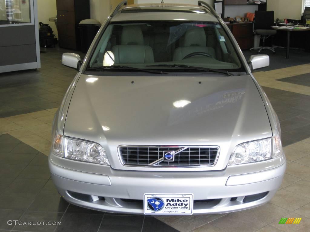 2004 V40  - Silver Metallic / Light Taupe photo #11
