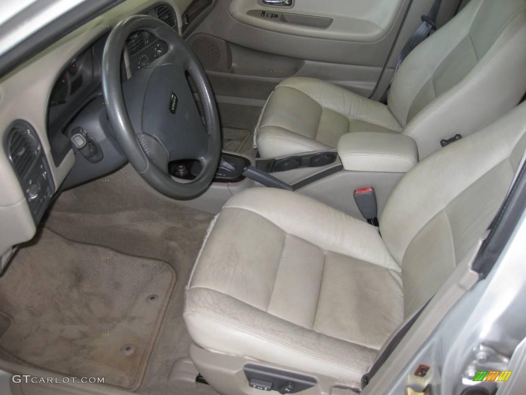 2004 V40  - Silver Metallic / Light Taupe photo #15