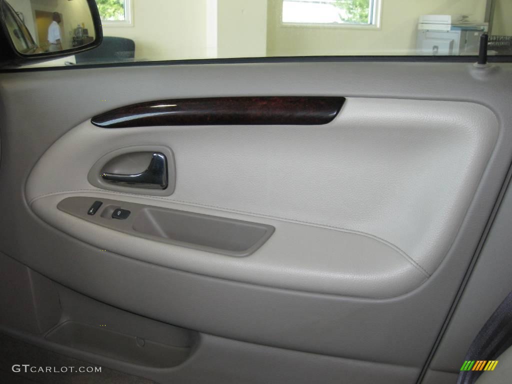 2004 V40  - Silver Metallic / Light Taupe photo #20