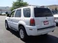 Oxford White - Mariner Luxury 4WD Photo No. 5