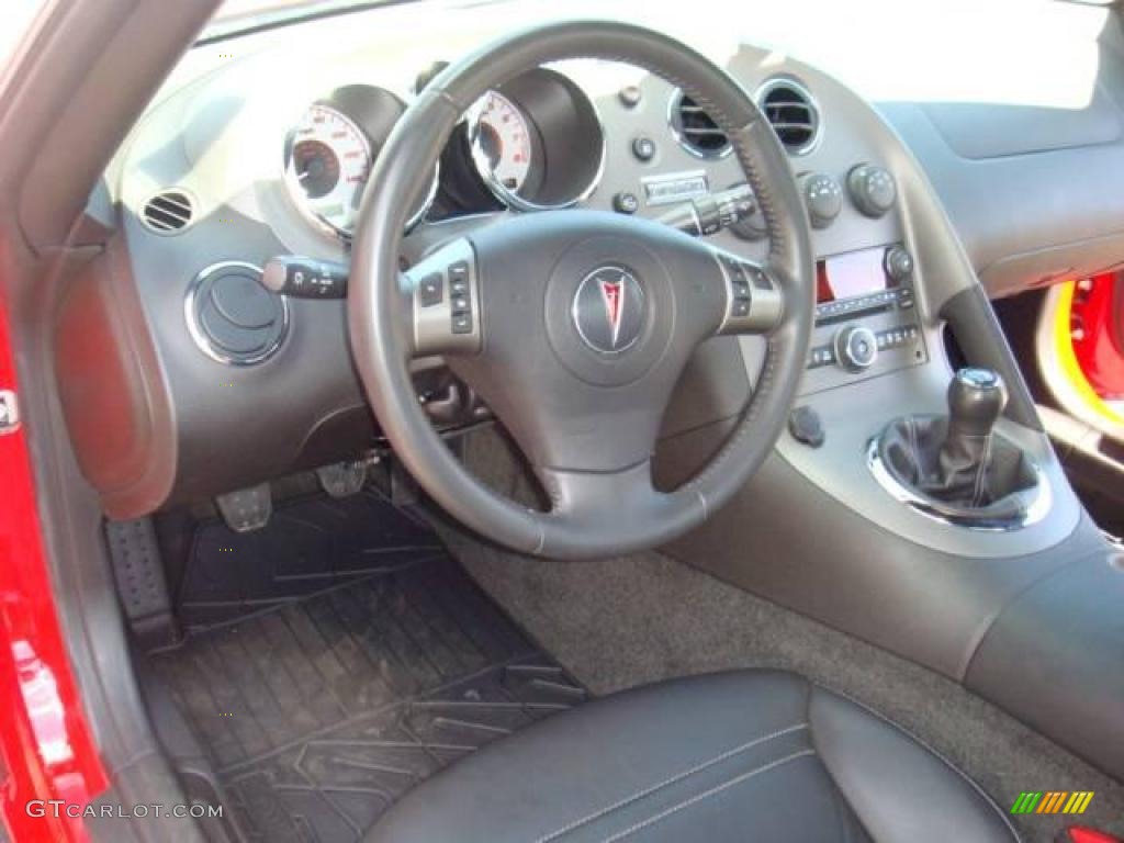 2006 Solstice Roadster - Aggressive Red / Ebony photo #19