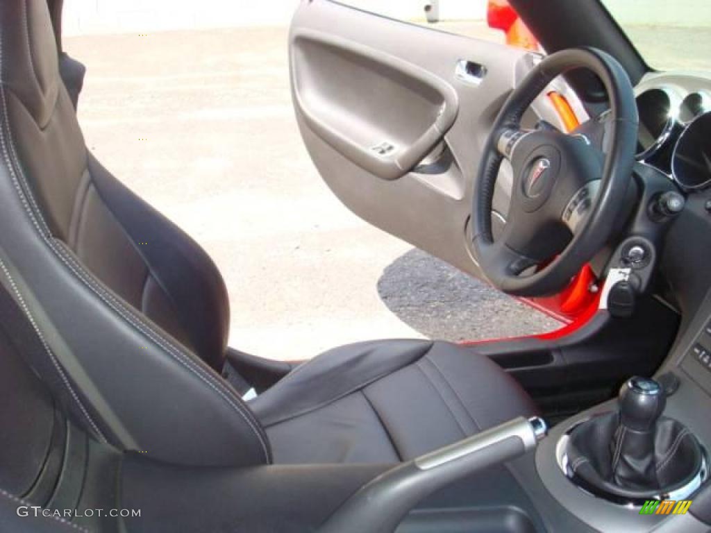 2006 Solstice Roadster - Aggressive Red / Ebony photo #20