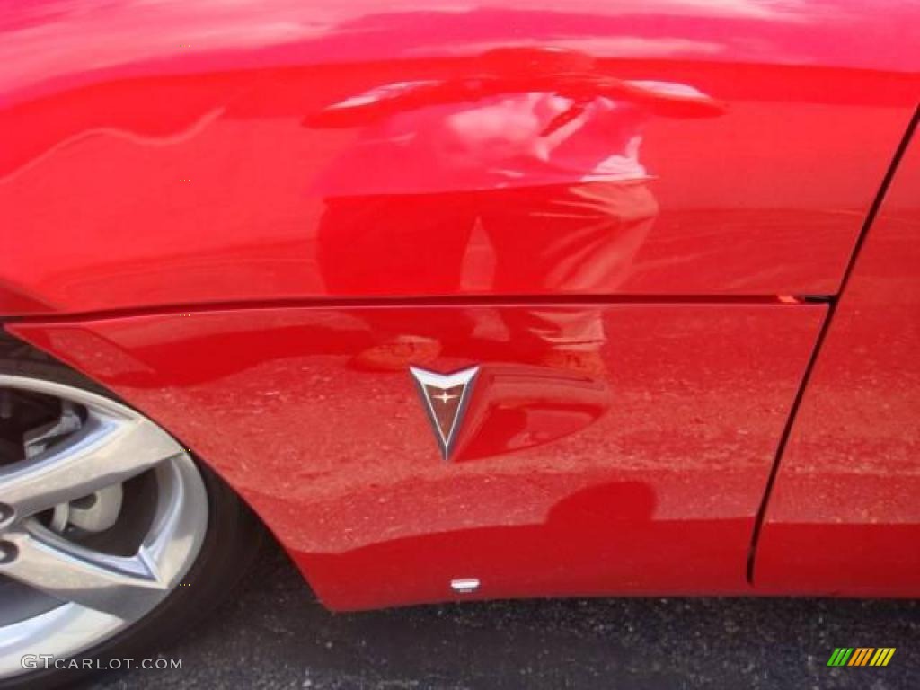 2006 Solstice Roadster - Aggressive Red / Ebony photo #38
