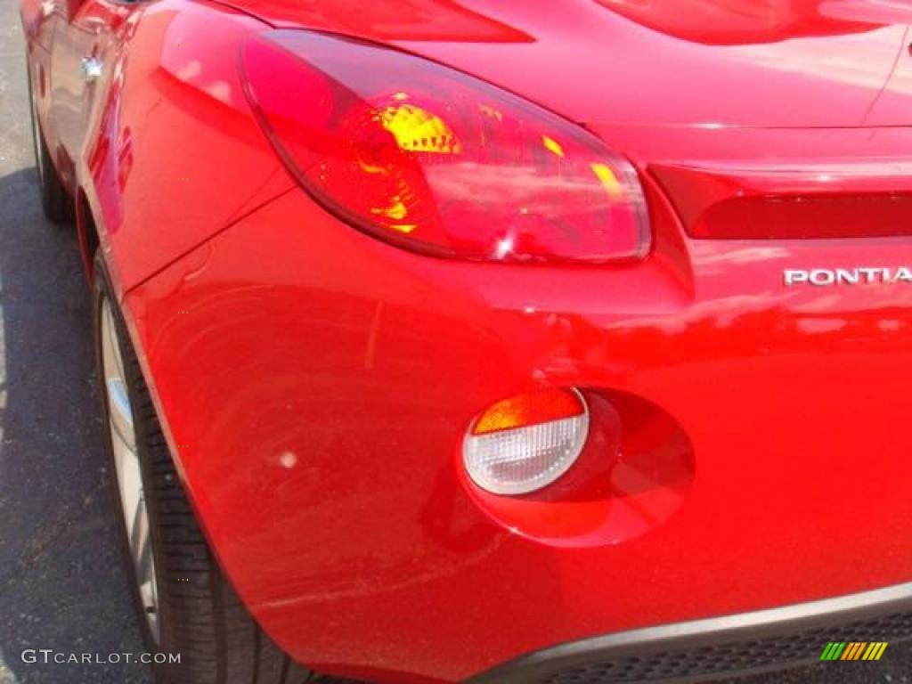 2006 Solstice Roadster - Aggressive Red / Ebony photo #43