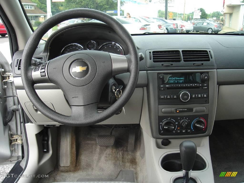 2008 Cobalt LT Sedan - Ultra Silver Metallic / Gray photo #16
