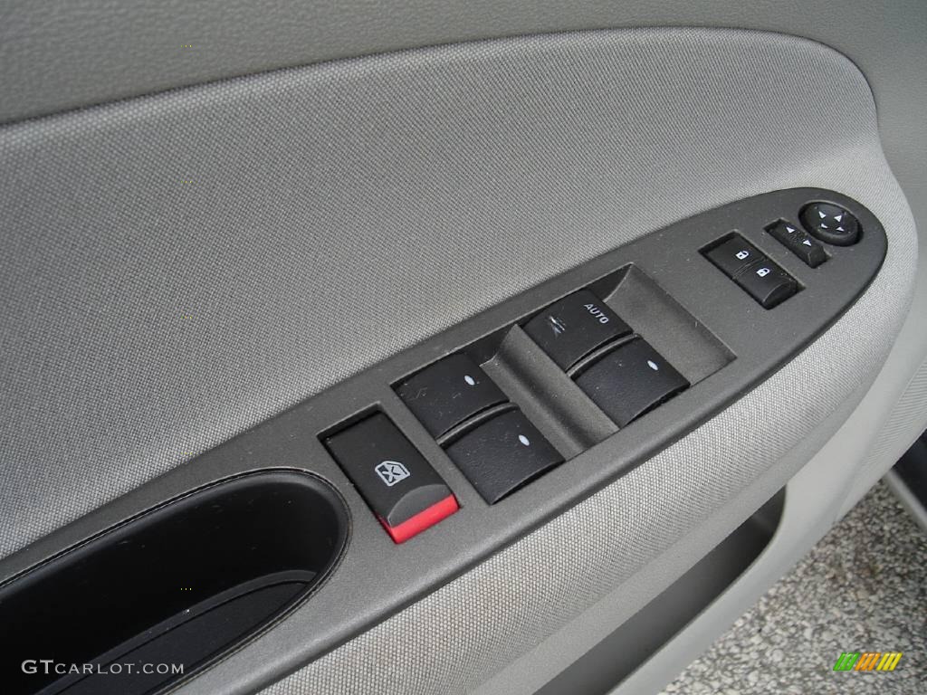 2008 Cobalt LT Sedan - Ultra Silver Metallic / Gray photo #22