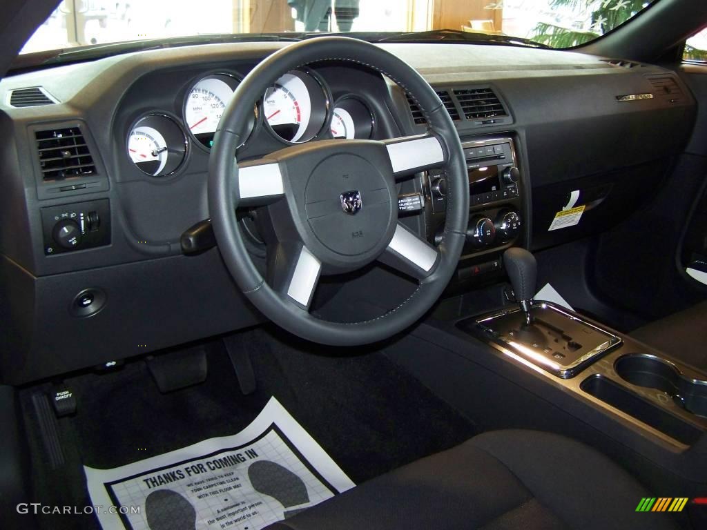 2009 Challenger R/T - TorRed / Dark Slate Gray photo #7