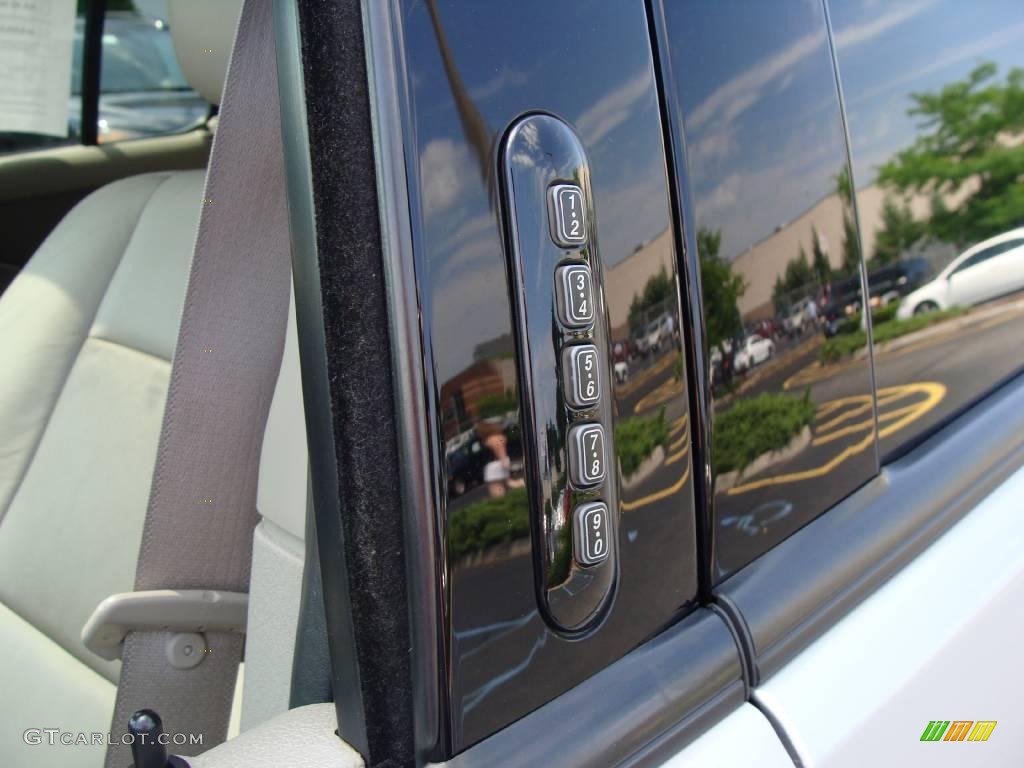 2006 Explorer XLT 4x4 - Silver Birch Metallic / Stone photo #10