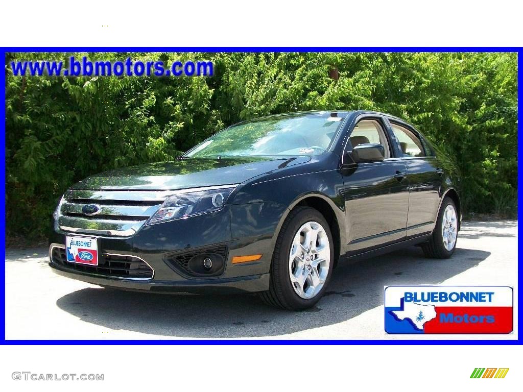 2010 Fusion SE - Atlantis Green Metallic / Camel photo #1