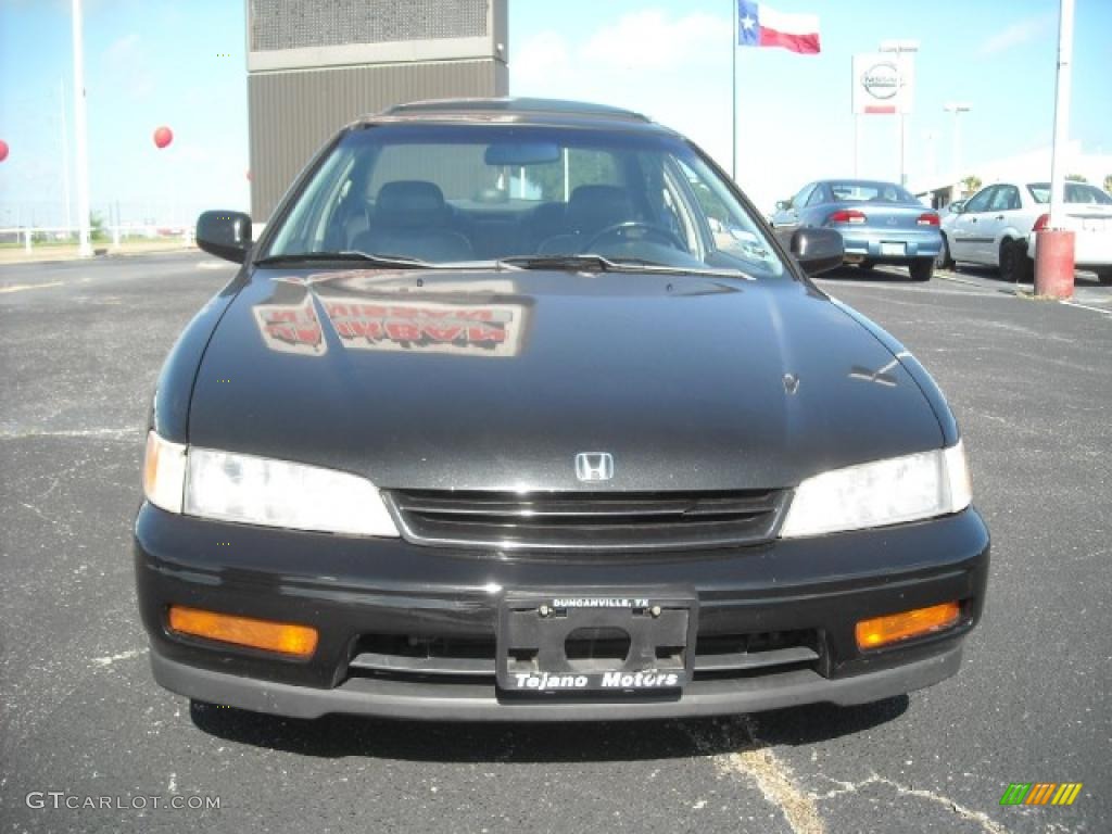 1995 Accord EX Sedan - Granada Black Pearl / Gray photo #2