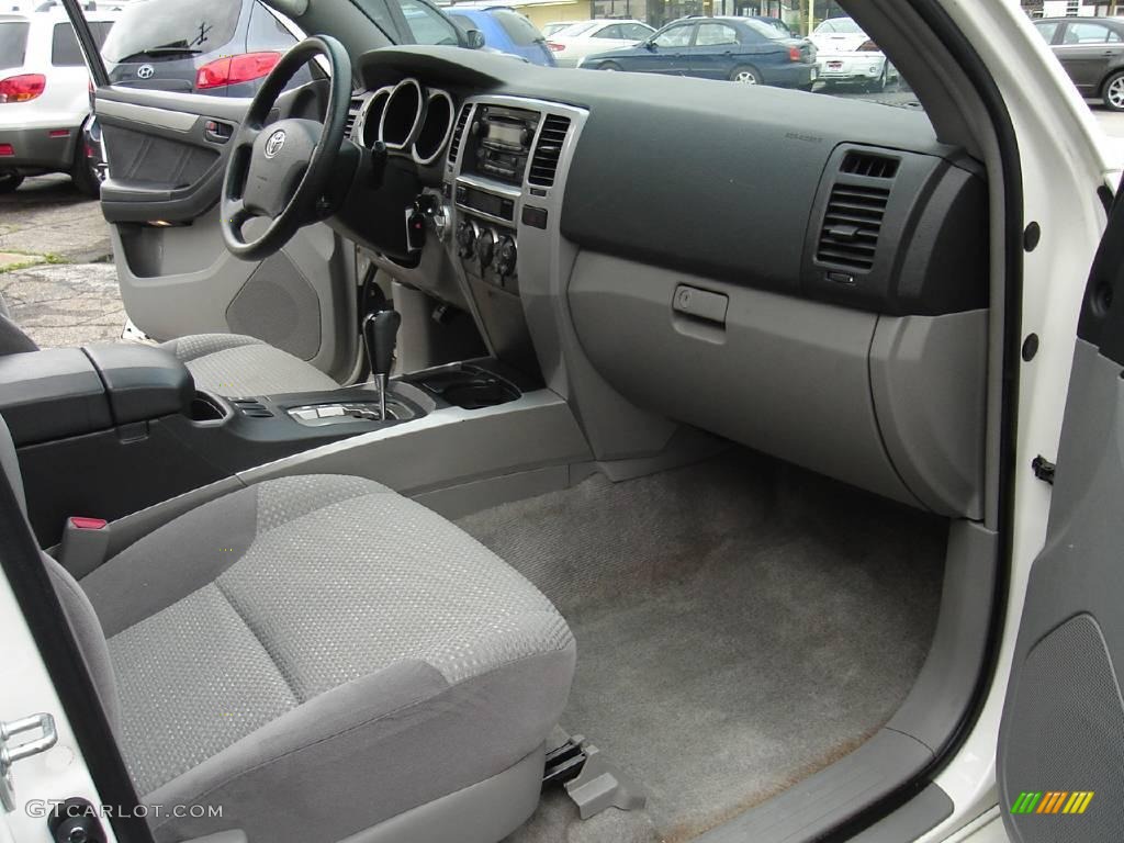 2004 4Runner SR5 4x4 - Natural White / Stone photo #22