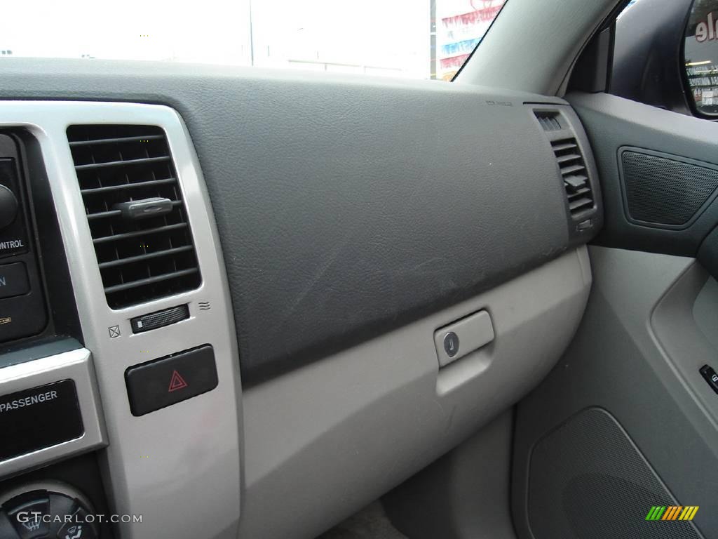 2004 4Runner SR5 4x4 - Natural White / Stone photo #31