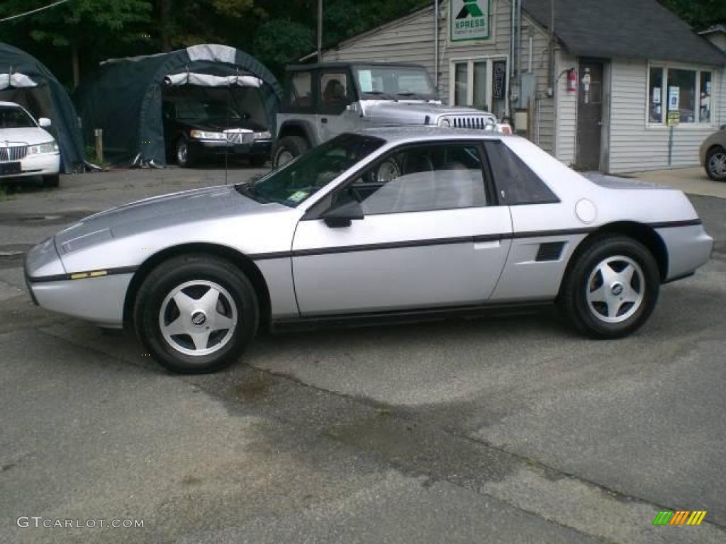 1986 Fiero 2M4 - Silver / Gray photo #3
