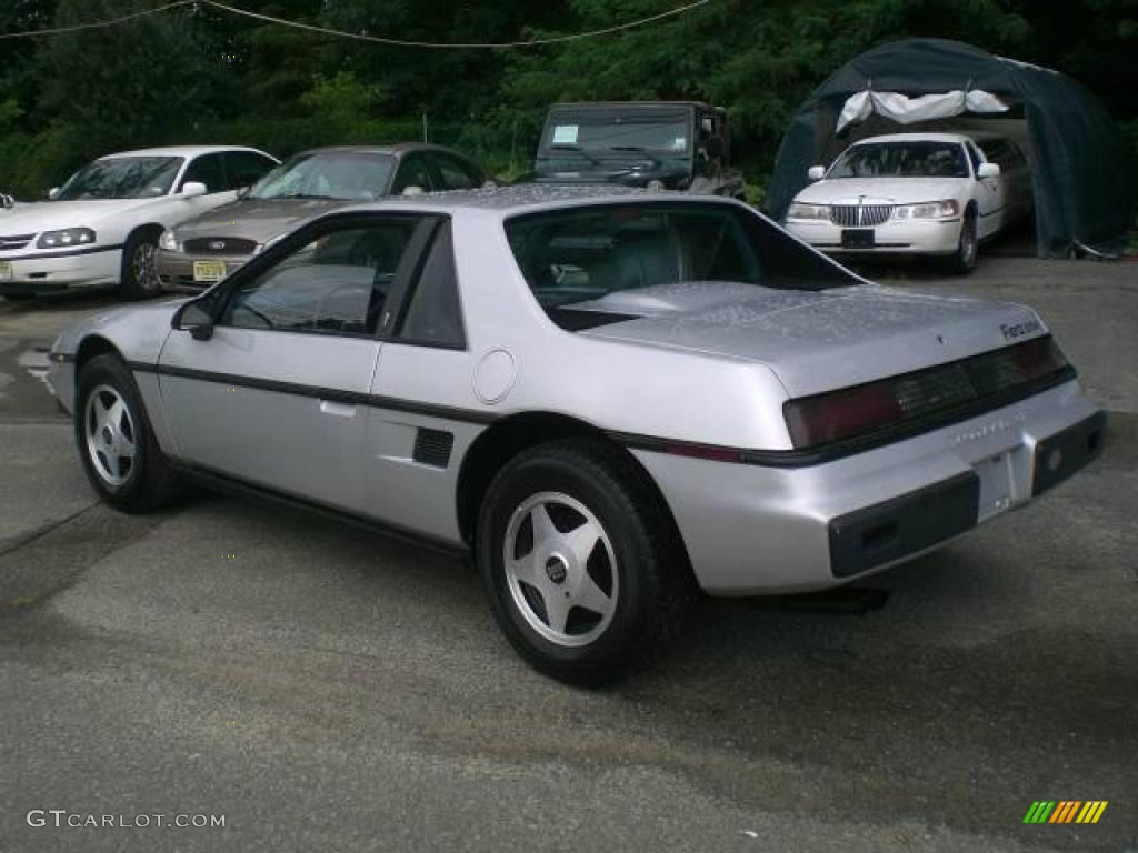 1986 Fiero 2M4 - Silver / Gray photo #4