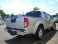 2006 Radiant Silver Nissan Frontier SE Crew Cab 4x4  photo #9