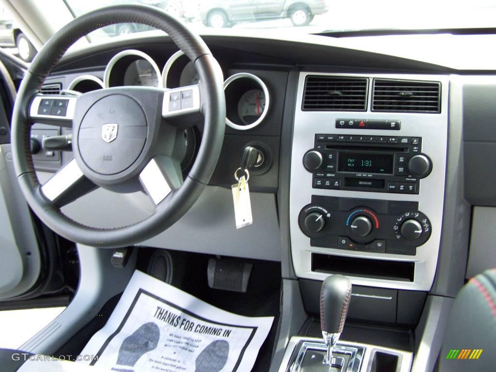 2007 Magnum SRT-8 - Brilliant Black Crystal Pearl / Dark Slate Gray/Light Slate Gray photo #15