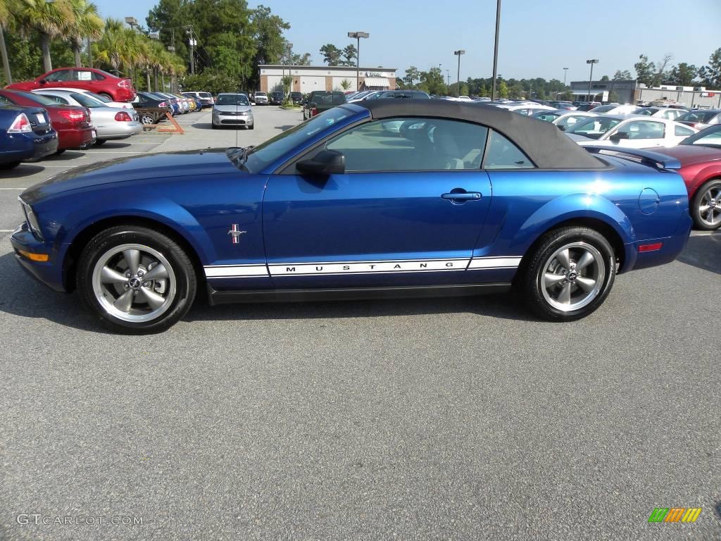 2006 Mustang V6 Premium Convertible - Vista Blue Metallic / Light Graphite photo #2