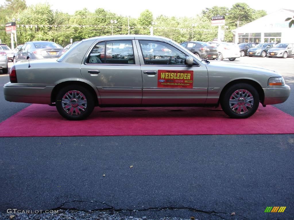 2005 Grand Marquis GS - Gold Ash Metallic / Medium Parchment photo #4