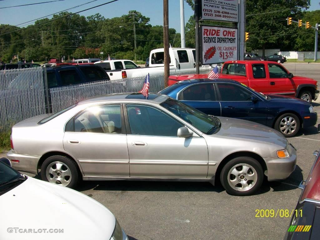 1997 Accord SE Sedan - Heather Mist Metallic / Ivory photo #1