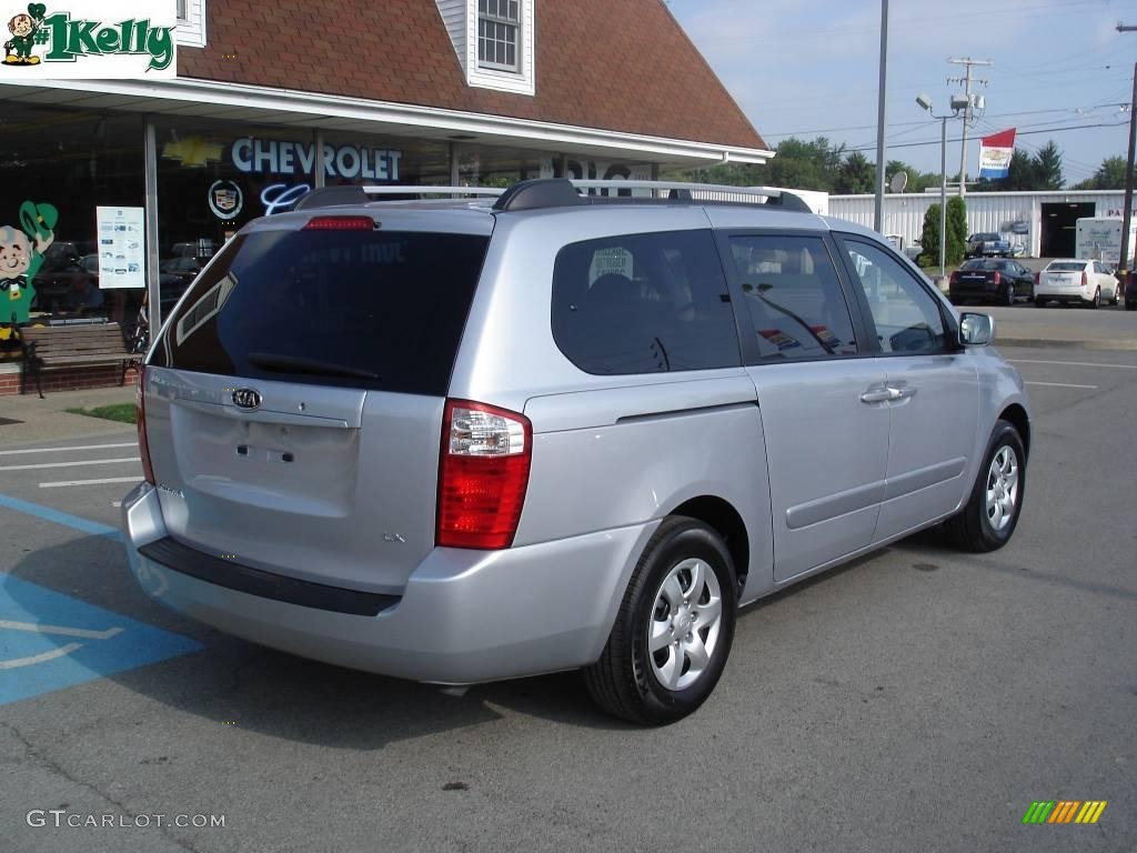 2008 Sedona LX - Silver Metallic / Gray photo #2